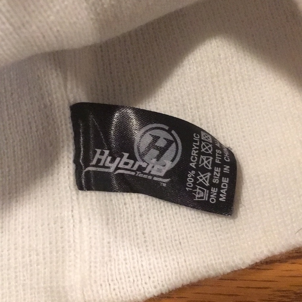 Winter hat - Picture 2 of 2